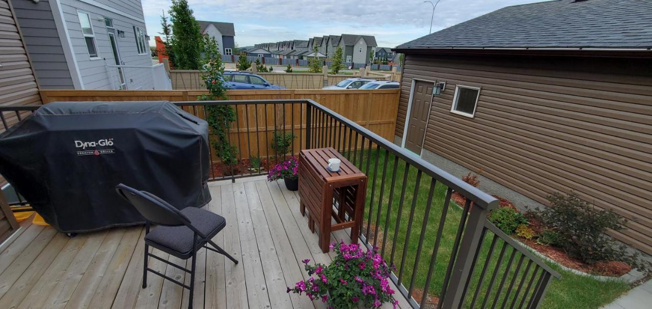 Delightful 1-Bedroom Private Suite In A New Home YYC Eksteriør bilde