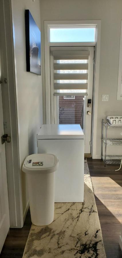 Delightful 1-Bedroom Private Suite In A New Home YYC Eksteriør bilde