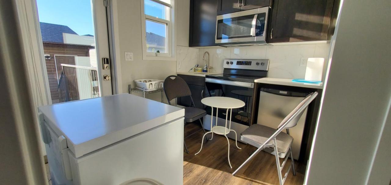 Delightful 1-Bedroom Private Suite In A New Home YYC Eksteriør bilde