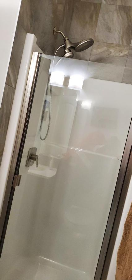 Delightful 1-Bedroom Private Suite In A New Home YYC Eksteriør bilde