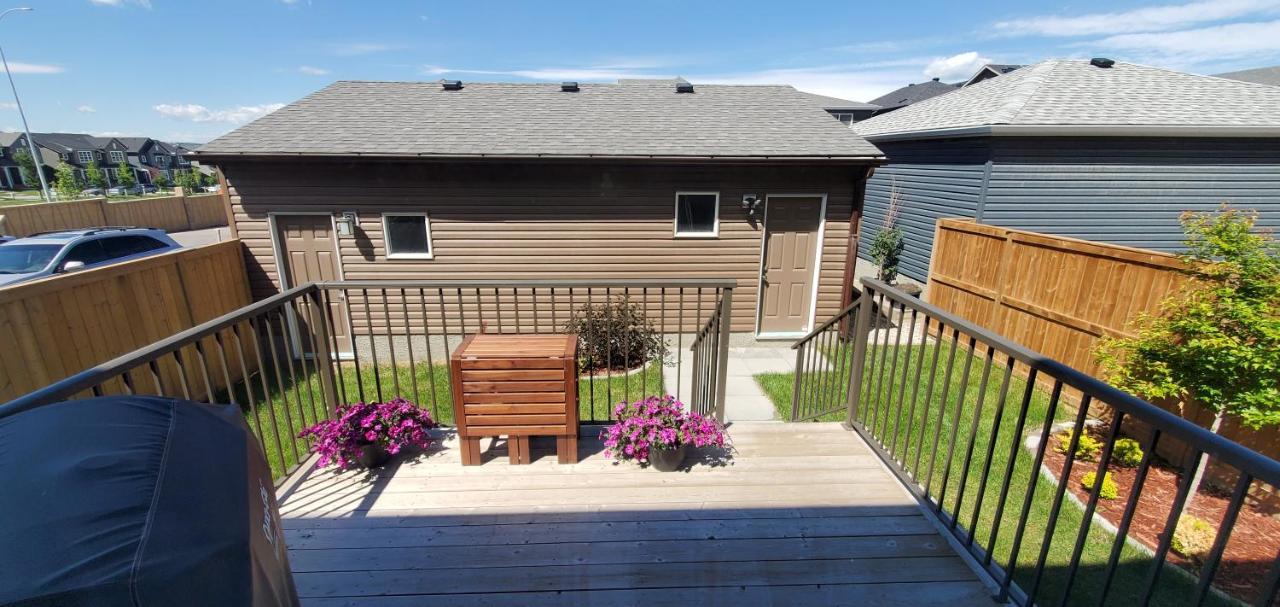 Delightful 1-Bedroom Private Suite In A New Home YYC Eksteriør bilde